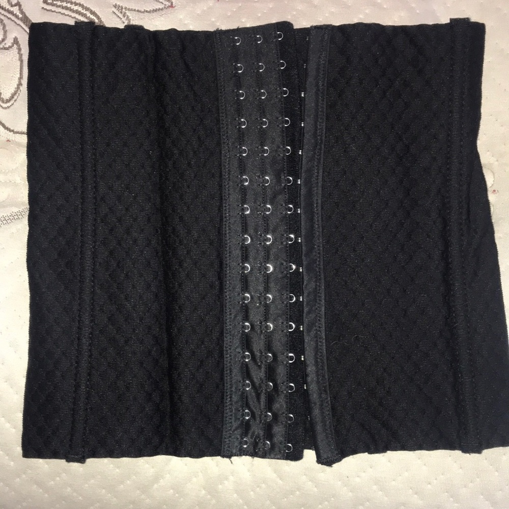 Women’s Waist Trimmer • Size Medium